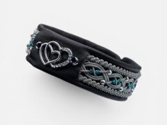 "To hjerter og en sjel" tinntrådarmbånd med sølvperler (velg farge på perler og skinn)